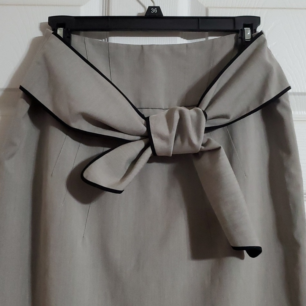 Worthington Grey Pencil Midi Skirt Size 8 Busines Minimalist Bow Tie Waist Belt